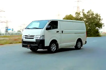 Hiace Standard Roof | Delivery Van | GCC Specs | Ref#T27785