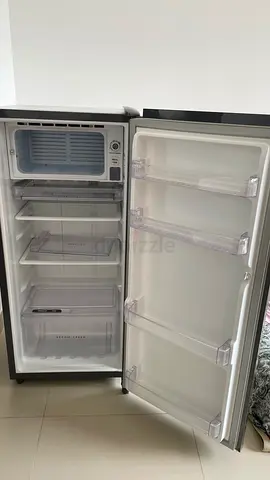Single-door refrigerator in good condition - 1 door fridge
