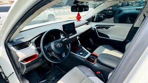 2023 Toyota RAV 4 — фото 9