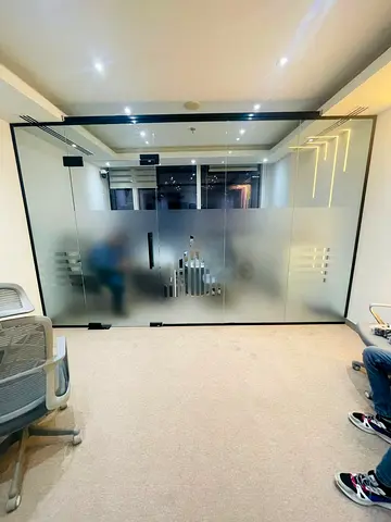 Ofice glass paratition