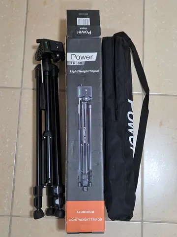 Lightweight Aluminium Tripod with Box and Carry Bag