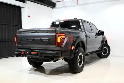 2025 Ford F-150 Raptor R — zdjęcie 4