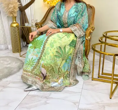 Light Green Embroidered Kaftan / Abaya - Size Frer size , Excellent Condition