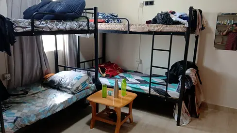 Ladies bed space available in DIP 1for 700/