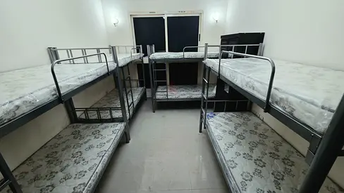 Spacious & Clean Bed Space for Executive Male (5 Min to Dubai Airport Freezone Metro)