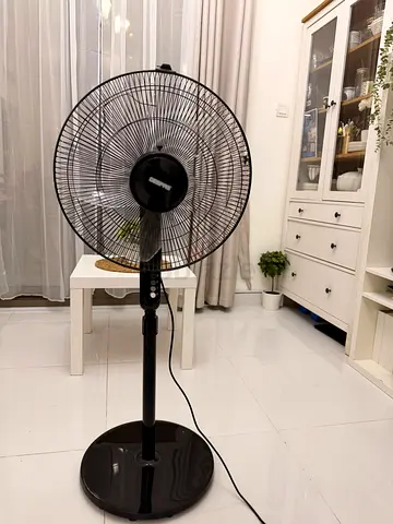 GEEPAS BLACK STAND FAN ( Negotiable )