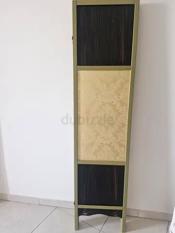 Slim tall wooden divider - excellent condition