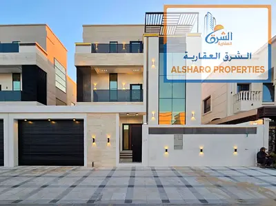فيلا مودرن -اول ساكن-طابقين وروف-مسبح-خزاين في الحايط-مطبخ مجهز