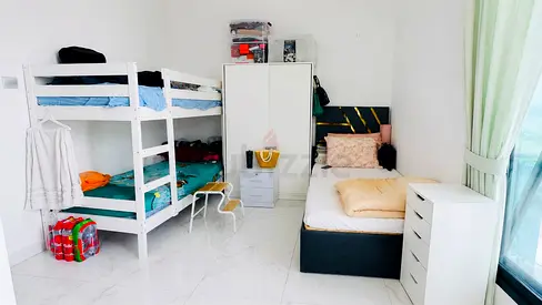 Executive Ladies Bed Space Available near to Al Furjan Metro !
