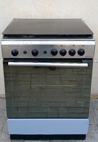 60×60cm gas cooker Perfect working condition Brand INDESIT