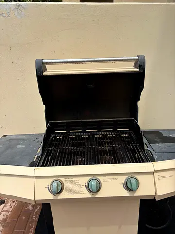 Used 3-Burner Gas BBQ Grill in Working Condition