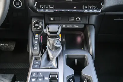 صورة 6 لـ 2026 Toyota PRADO