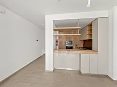 Vacant on Transfer | Cozy Layout | Miele Kitchen