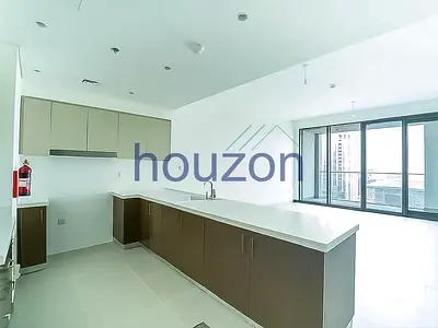 Modern 3BR | Fountain View | Prime Location