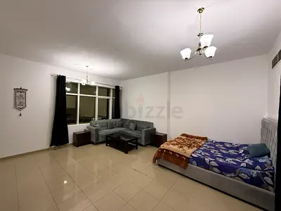 Room available for Monthly rental