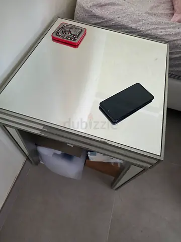 2 Mirrored glass bedside tables / side tables in great condition