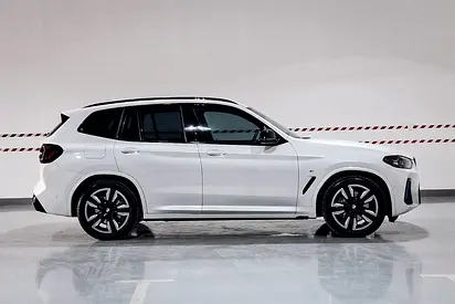 2024 BMW IX3 — фото 4