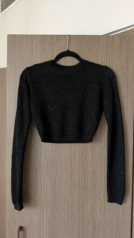 GUESS Black Cropped Top (Size S)