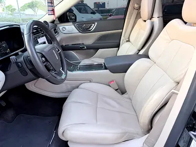 صورة 13 لـ 2017 Lincoln CONTINENTAL