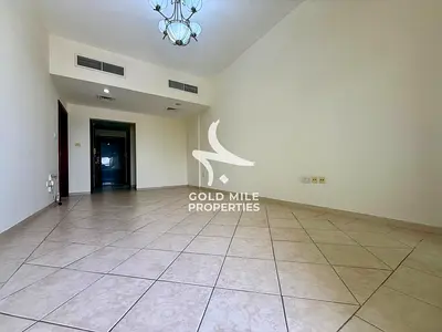 Huge 1-Bed || Near Insurance Market Metro || Only Family | Prime Location