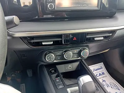 صورة 13 لـ 2025 Nissan KICKS