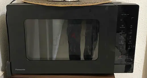 Panasonic countertop microwave in good working condition