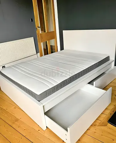 ikea malm double bed with ikea mattress 140*200 like new