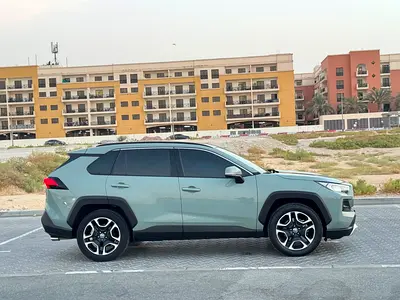 2020 Toyota RAV 4 — фото 2