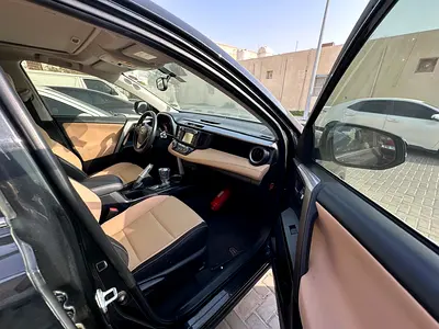 2017 Toyota RAV 4 — фото 2