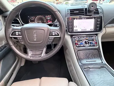صورة 16 لـ 2017 Lincoln CONTINENTAL