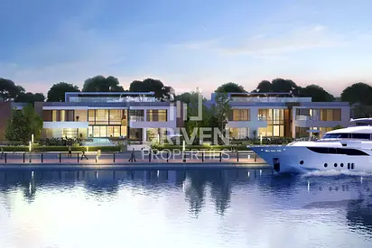 Below OP | Corner Unit | Skyline View | Spacious