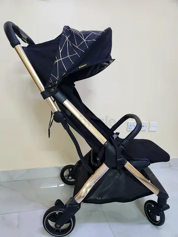Giggles Tour LX Auto-Fold Stroller