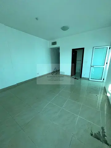 Stunning Dubai view 🚗 Free parking 👨‍👩‍👧‍👦 Tower for families 🚗 Directly on the Dubai exit 🏋️