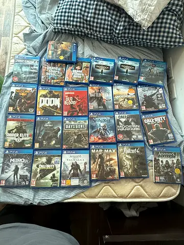 Collection of 25 PS4 Games — Assorted Titles, Good Condition, 500dhs for all the games