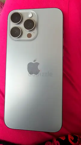 Iphone 15 pro max, titanium color, 256gb, with good battery and box..