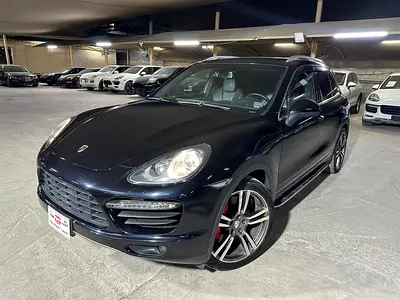 PORSCHE CAYENNE TURBO 2011 | 18-WAY ADAPTIVE SEATS | SUNROOF | BOSE SOUND SYSTEM