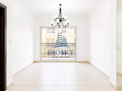 Spacious Layout|Good Location|Available 21 Sept.