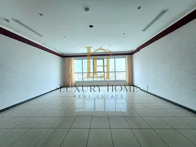 FREE PARKING 2,367 SQ.FT OFFICE AVAILABLE CLOSE TO KING FAISAL STREET