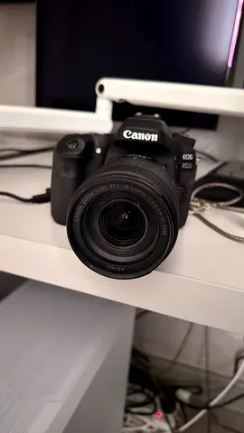 Canon EOS 80D EF-S 18-135 IS USM Kit