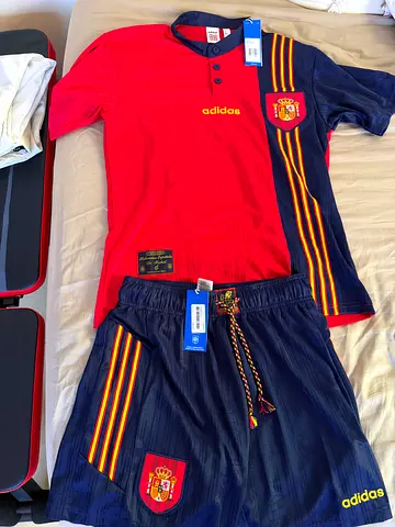 official adidas Spain 1996 Home retro reissue - Size M