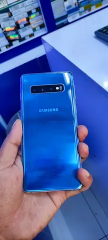 SAMSUNG S10 ,8 GB RAM, 128 GB STORAGE, TRA UAE VERSION DUAL SIM