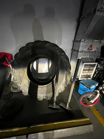 Training tire and hammer