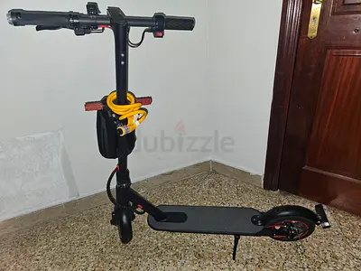 Electric Scooter in Good Condition with Lock and Carry Bag 450.00