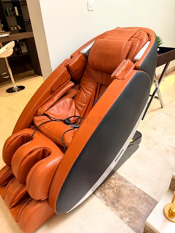 Isukoshi massage chair