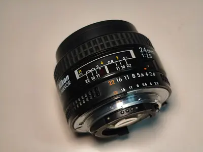 Nikon 24mm f/2.8 AF