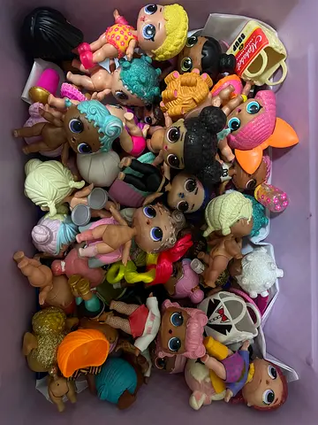 30+ mixed LOL dolls lot