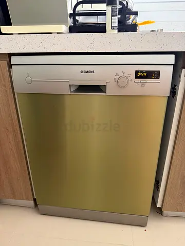 Siemens Free Standing Dishwasher, 5 Programmers, 12 Place Settings, Color Silver Model – SN25D800GC