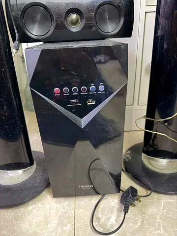 Free !!! Free ! Free !! Used home audio subwoofer with satellite speakers
