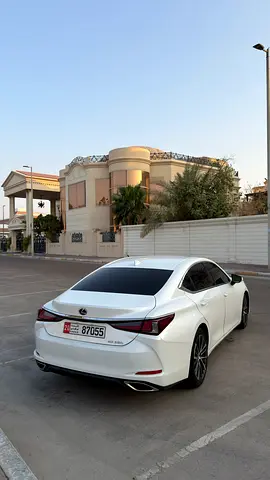صورة 3 لـ 2023 Lexus ES-SERIES