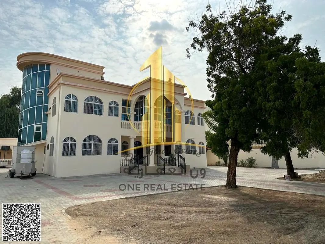 🏡 فيلا للبيع في الحميدية 1 – عجمان 📍 ثاني قطعة من الشارع العام  🏫 بالقرب من مدرسة الحميدية للبنين  ↔️ على شارعين  🛏️ 7 غرف
